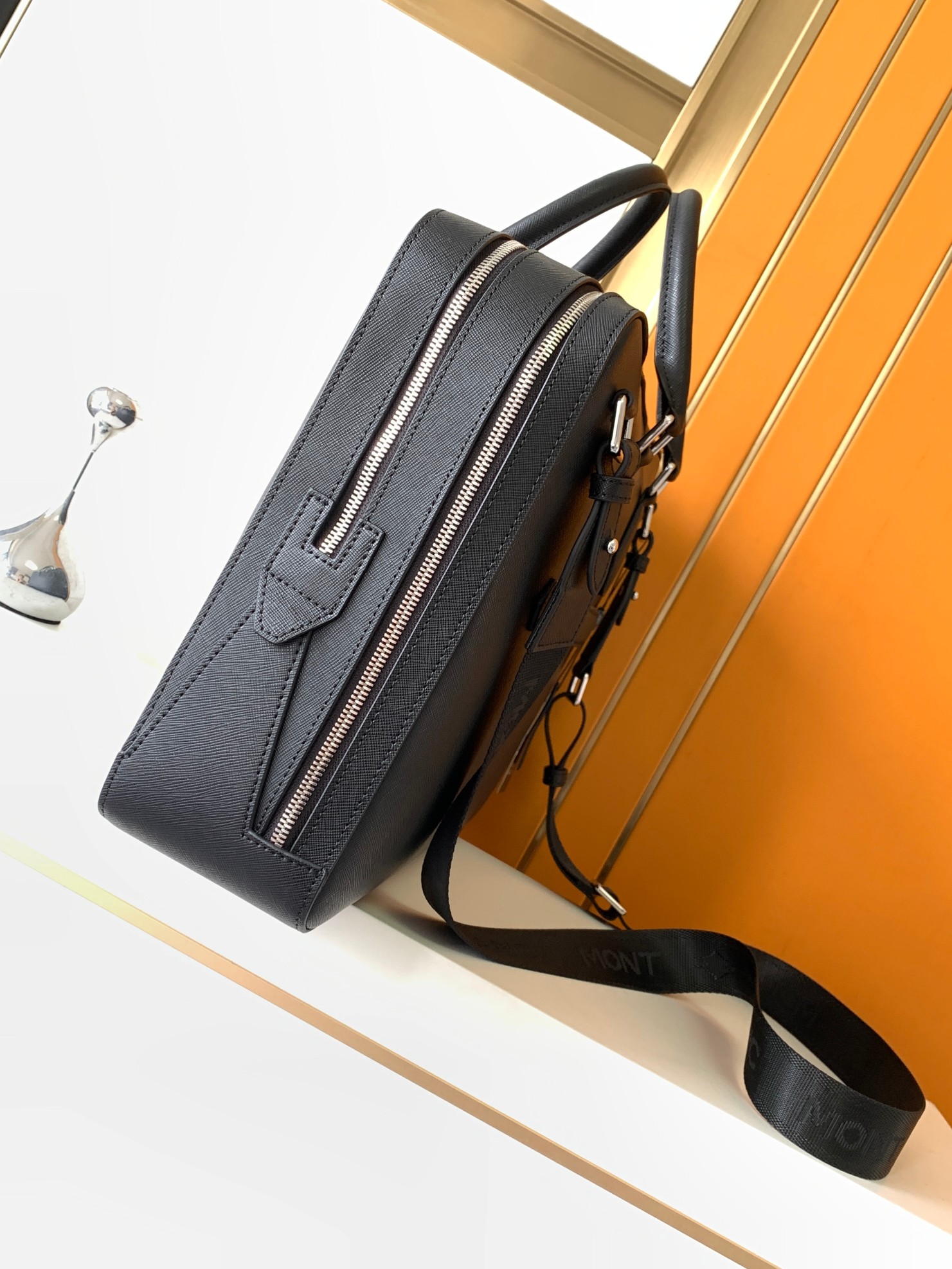 Luxury Men's Top-Handle Bags P - đánh giá và giá Leather Briefcase